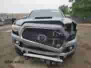 2019 Toyota Tacoma SR с VIN 5TFCZ5AN8KX174922, выставлен на аукционе Copart как лот 69727975 с пробегом 60 995 миль миль и Списание • Salvage title. История ставок и продаж доступна на DreamBid. Изображение 5.