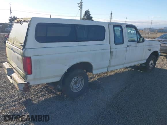 1994 Ford F-150 with VIN 1FTEX14N8RKA61241, listed as a IAAI auction lot 43507450 with 220,764 mi miles and . Bid and sale history available at DreamBid. Image 4.