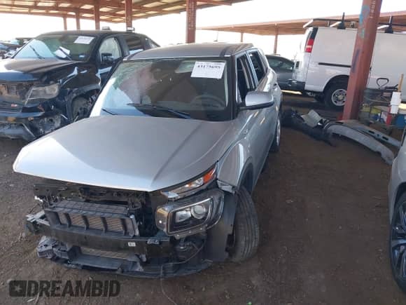 2023 Hyundai Venue SE with VIN KMHRB8A37PU210926, listed as a IAAI auction lot 43175695 with 35,628 mi miles and . Bid and sale history available at DreamBid. Image 2.
