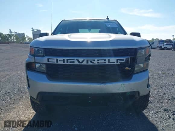 2020 Chevrolet Silverado 1500 Custom z VIN 3GCPWBEH7LG202518, wystawiony jako IAAI lot #43323804 z przebiegiem 144 041 mil mil oraz . Historia ofert i sprzedaży dostępna na DreamBid. Obrazek 12.