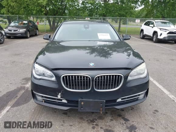 2013 BMW 7 Series 750Li xDrive with VIN WBAYF8C56DDE59233, listed as a IAAI auction lot 42916125 with Not provided miles and . Bid and sale history available at DreamBid. Image 13.