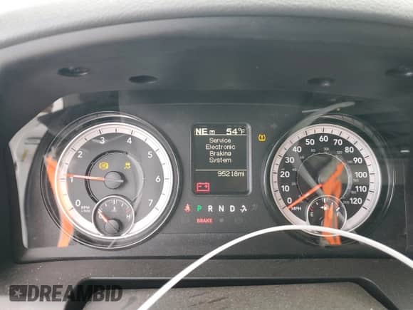 2020 Ram 1500 Tradesman z VIN 3C6RR7KT3LG131525, wystawiony jako Copart lot #89076575 z przebiegiem 95 218 mil mil oraz Szkoda całkowita • Salvage title. Historia ofert i sprzedaży dostępna na DreamBid. Obrazek 9.