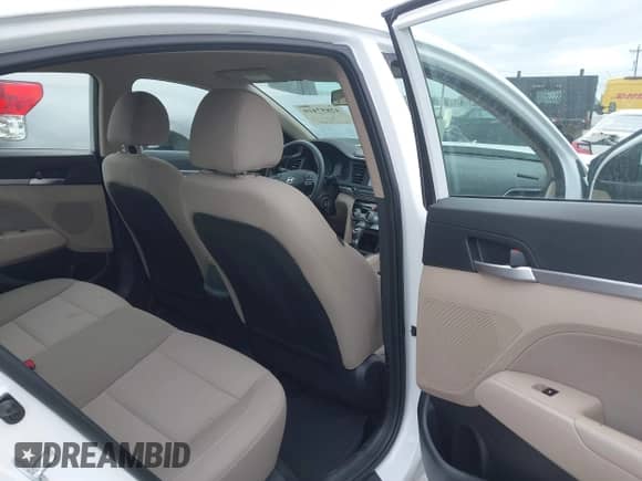 2019 Hyundai Elantra Value Edition с VIN 5NPD84LF2KH485099, выставлен на аукционе IAAI как лот 42857410 с пробегом 75 458 миль миль и . История ставок и продаж доступна на DreamBid. Изображение 8.