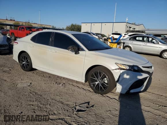 2023 Toyota Camry SE z VIN 4T1G11AK0PU110157, wystawiony jako Copart lot #65978395 z przebiegiem 58 440 mil mil oraz Szkoda całkowita • Salvage title. Historia ofert i sprzedaży dostępna na DreamBid. Obrazek 4.