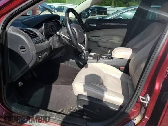 2018 Chrysler 300 Limited with VIN 2C3CCAKG0JH144458, listed as a Copart auction lot 65438355 with 185,473 mi miles and Salvage title. Bid and sale history available at DreamBid. Image 7.