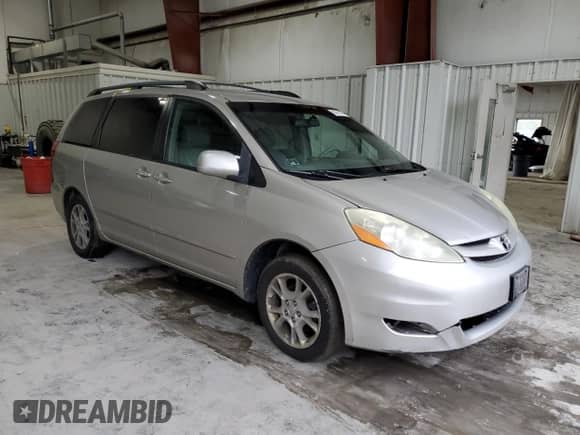 2006 Toyota Sienna XLE z VIN 5TDZA22C26S480054, wystawiony jako Copart lot #82461025 z przebiegiem 251 291 mil mil oraz Czysty tytuł • Clean title. Historia ofert i sprzedaży dostępna na DreamBid. Obrazek 4.