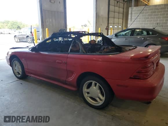 1995 Ford Mustang z VIN 1FALP45T0SF185546, wystawiony jako Copart lot #80795705 z przebiegiem Nie podano mil oraz Nie do naprawy • Non repairable. Historia ofert i sprzedaży dostępna na DreamBid. Obrazek 2.