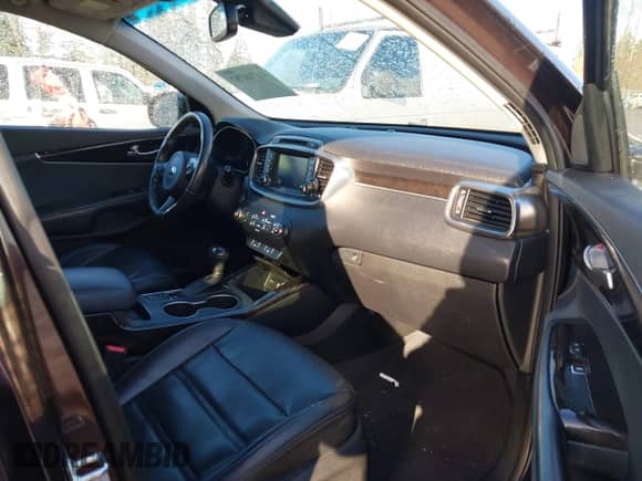 2018 Kia Sorento EX z VIN 5XYPHDA13JG353625, wystawiony jako IAAI lot #41718757 z przebiegiem 100 060 mil mil oraz . Historia ofert i sprzedaży dostępna na DreamBid. Obrazek 5.