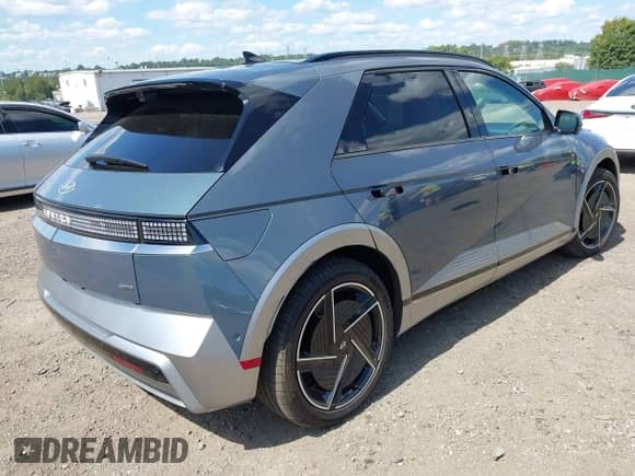 2025 Hyundai Ioniq 5 with VIN 7YAKRDDC9SY023106, listed as a IAAI auction lot 43079767 with 853 mi miles and . Bid and sale history available at DreamBid. Image 4.