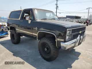 1984 Chevrolet Blazer z VIN 1G8EK18L7EF103967, wystawiony jako Copart lot #64859625 z przebiegiem 53 760 mil mil oraz Czysty tytuł • Clean title. Historia ofert i sprzedaży dostępna na DreamBid. Obrazek 4.