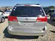 2004 Toyota Sienna XLE z VIN 5TDZA22C54S115784, wystawiony jako Copart lot #82240335 z przebiegiem 277 943 mil mil oraz Szkoda całkowita • Salvage title. Historia ofert i sprzedaży dostępna na DreamBid. Obrazek 6.