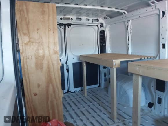 2022 Ram ProMaster Cargo с VIN 3C6LRVAG8NE124566, выставлен на аукционе IAAI как лот 41328160 с пробегом 46 550 миль миль и . История ставок и продаж доступна на DreamBid. Изображение 8.