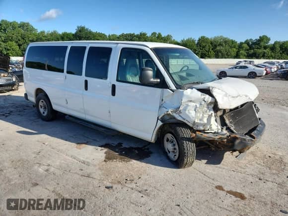 2008 Chevrolet Express Passenger z VIN 1GAHG39KX81169168, wystawiony jako Copart lot #61792105 z przebiegiem Nie podano mil oraz Szkoda całkowita • Salvage title. Historia ofert i sprzedaży dostępna na DreamBid. Obrazek 4.