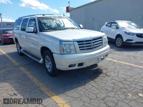 2005 Cadillac Escalade ESV with VIN 3GYFK66N35G218053, listed as a IAAI auction lot 42314712 with 205,351 mi miles and . Bid and sale history available at DreamBid. Image 1.