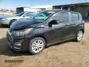 2020 Chevrolet Spark LT z VIN KL8CD6SA0LC450690, wystawiony jako Copart lot #81127085 z przebiegiem 82 406 mil mil oraz Szkoda całkowita • Salvage title. Historia ofert i sprzedaży dostępna na DreamBid. Obrazek 1.