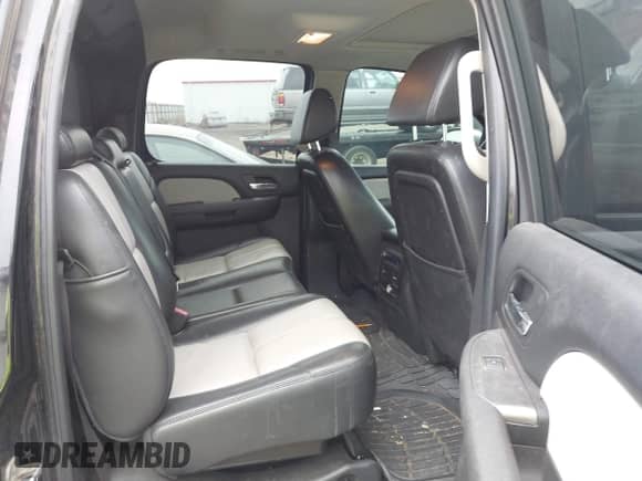 2007 Chevrolet Avalanche 3LT with VIN 3GNEC12027G298368, listed as a IAAI auction lot 43048385 with 186,090 mi miles and . Bid and sale history available at DreamBid. Image 8.