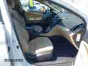 2015 Hyundai Sonata z VIN KMHEC4A4XFA128590, wystawiony jako IAAI lot #42598445 z przebiegiem 82 884 mil mil oraz . Historia ofert i sprzedaży dostępna na DreamBid. Obrazek 5.