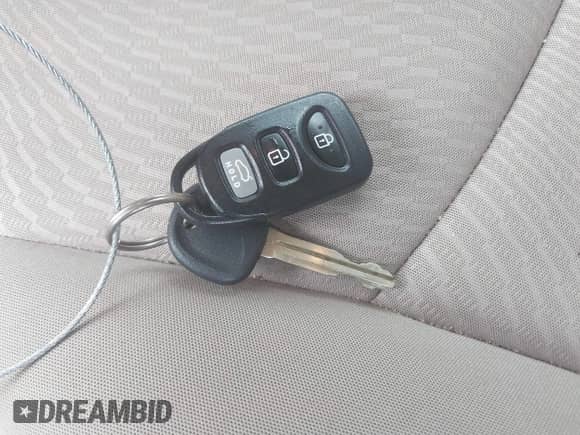 2015 Hyundai Elantra SE with VIN KMHDH4AE7FU321784, listed as a IAAI auction lot 43330890 with 48,416 mi miles and . Bid and sale history available at DreamBid. Image 11.