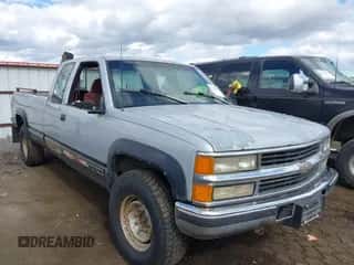 1995 Chevrolet Silverado 2500 with VIN 1GCGK29F3SE274603, listed as a IAAI auction lot 43355211 with 197,837 mi miles and . Bid and sale history available at DreamBid. Image 1.