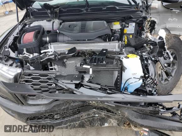 2025 Ram 1500 RHO z VIN 1C6SRFUP7SN716741, wystawiony jako Copart lot #60395825 z przebiegiem Nie podano mil oraz Szkoda całkowita • Salvage title. Historia ofert i sprzedaży dostępna na DreamBid. Obrazek 12.