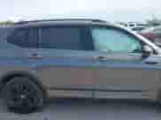 2024 Volkswagen Tiguan SE R-Line Black с VIN 3VVCB7AX3RM072205, выставлен на аукционе IAAI как лот 42040966 с пробегом 13 773 миль миль и . История ставок и продаж доступна на DreamBid. Изображение 13.