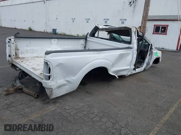2016 Ford F-250 XL z VIN 1FTBF2A68GED00498, wystawiony jako IAAI lot #40550532 z przebiegiem Nie podano mil oraz . Historia ofert i sprzedaży dostępna na DreamBid. Obrazek 4.
