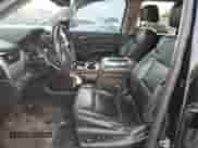 2015 Chevrolet Suburban LT z VIN 1GNSKJKC4FR192292, wystawiony jako Copart lot #60434444 z przebiegiem 304 830 mil mil oraz Szkoda całkowita • Salvage title. Historia ofert i sprzedaży dostępna na DreamBid. Obrazek 7.