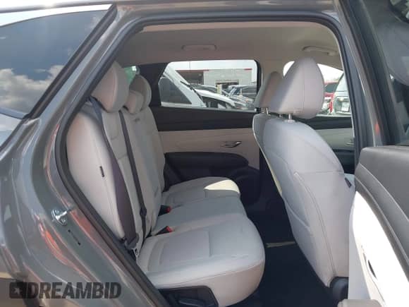 2026 Hyundai Tucson SEL with VIN 5NMJB3DE3TH615345, listed as a IAAI auction lot 43372108 with 898 mi miles and . Bid and sale history available at DreamBid. Image 8.