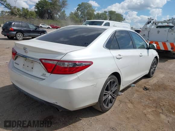 2016 Toyota Camry XLE with VIN 4T1BF1FK7GU187712, listed as a IAAI auction lot 43099840 with 131,543 mi miles and . Bid and sale history available at DreamBid. Image 4.