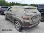 2019 Jeep Compass Latitude z VIN 3C4NJDBB5KT689600, wystawiony jako IAAI lot #43019885 z przebiegiem Nie podano mil oraz . Historia ofert i sprzedaży dostępna na DreamBid. Obrazek 3.