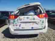 2013 Toyota Sienna XLE с VIN 5TDDK3DC4DS071187, выставлен на аукционе Copart как лот 82081295 с пробегом Не указан миль и Списание • Salvage title. История ставок и продаж доступна на DreamBid. Изображение 6.