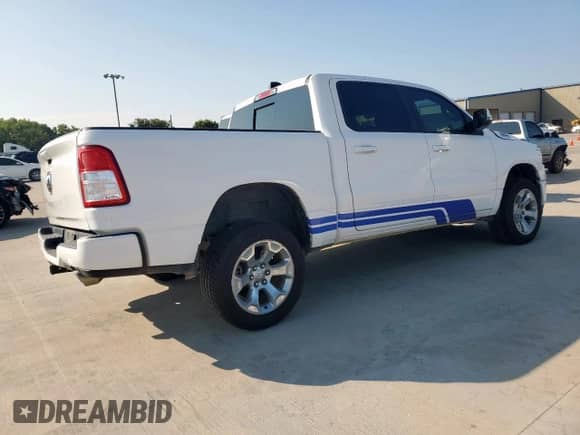 2023 Ram 1500 Big Horn z VIN 1C6SRFFTXPN533903, wystawiony jako Copart lot #72024735 z przebiegiem 41 819 mil mil oraz Szkoda całkowita • Salvage title. Historia ofert i sprzedaży dostępna na DreamBid. Obrazek 3.