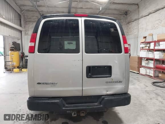 2005 Chevrolet Express Cargo с VIN 1GCFH15T851101350, выставлен на аукционе IAAI как лот 43075063 с пробегом 135 362 миль миль и . История ставок и продаж доступна на DreamBid. Изображение 16.