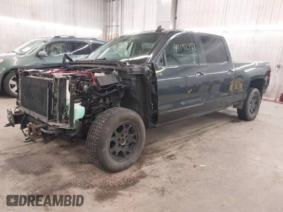2017 Chevrolet Silverado 1500 LT с VIN 1GCUKREC0HF132896, выставлен на аукционе IAAI как лот 41192759 с пробегом 182 832 миль миль и . История ставок и продаж доступна на DreamBid. Изображение 2.