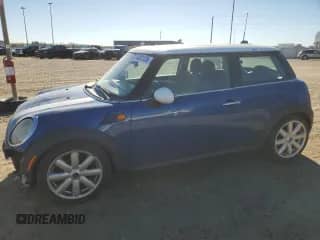 2008 MINI Hardtop with VIN WMWMF33568TT60356, listed as a Copart auction lot 84301125 with 174,347 mi miles and Salvage title. Bid and sale history available at DreamBid. Image 1.