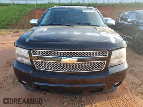 2011 Chevrolet Avalanche LTZ z VIN 3GNTKGE38BG211729, wystawiony jako Copart lot #70731595 z przebiegiem 118 545 mil mil oraz Szkoda całkowita • Salvage title. Historia ofert i sprzedaży dostępna na DreamBid. Obrazek 5.