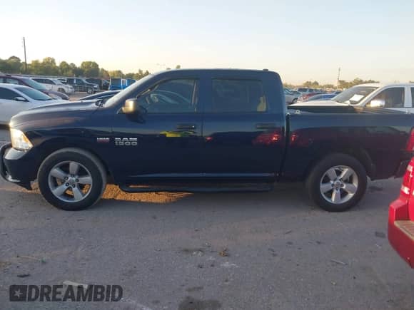 2014 Ram 1500 Express z VIN 1C6RR6KT3ES172467, wystawiony jako IAAI lot #43371972 z przebiegiem 201 014 mil mil oraz . Historia ofert i sprzedaży dostępna na DreamBid. Obrazek 14.