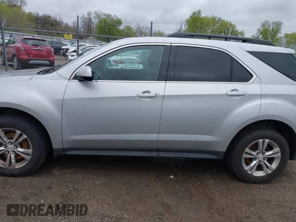 2015 Chevrolet Equinox LT z VIN 2GNFLFE33F6133222, wystawiony jako IAAI lot #42081088 z przebiegiem 121 840 mil mil oraz . Historia ofert i sprzedaży dostępna na DreamBid. Obrazek 14.