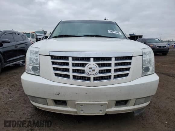 2011 Cadillac Escalade ESV Premium z VIN 1GYS4JEF6BR125500, wystawiony jako Copart lot #51917445 z przebiegiem 258 390 mil mil oraz Czysty tytuł • Clean title. Historia ofert i sprzedaży dostępna na DreamBid. Obrazek 5.
