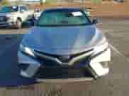 2020 Toyota Camry XSE z VIN 4T1K61AK3LU322864, wystawiony jako IAAI lot #43384409 z przebiegiem 89 916 mil mil oraz . Historia ofert i sprzedaży dostępna na DreamBid. Obrazek 12.