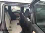 2017 Jeep Renegade Latitude z VIN ZACCJABB8HPF10438, wystawiony jako Copart lot #76149703 z przebiegiem 53 754 mil mil oraz Szkoda całkowita • Salvage title. Historia ofert i sprzedaży dostępna na DreamBid. Obrazek 11.