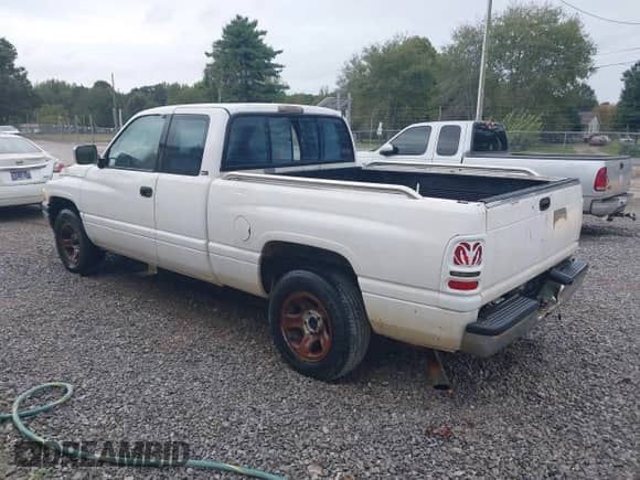 1996 Dodge 1500 with VIN 3B7HC13Y1TG148756, listed as a IAAI auction lot 43350645 with 261,523 mi miles and . Bid and sale history available at DreamBid. Image 3.