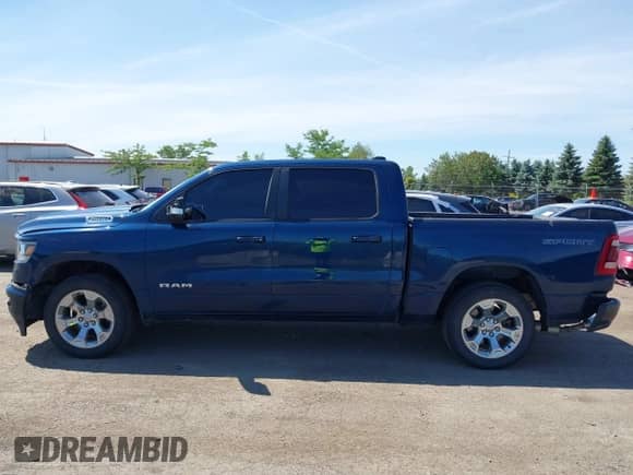 2021 Ram 1500 Big Horn z VIN 1C6SRFFT0MN647954, wystawiony jako IAAI lot #42798319 z przebiegiem 77 439 mil mil oraz . Historia ofert i sprzedaży dostępna na DreamBid. Obrazek 14.