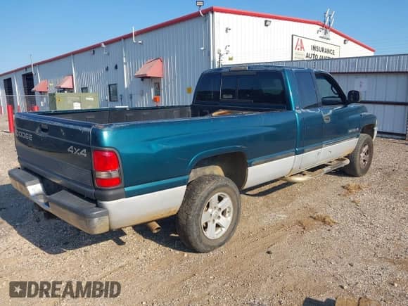1999 Dodge 1500 with VIN 3B7HF13Z6XG149309, listed as a IAAI auction lot 43120700 with 204,180 mi miles and . Bid and sale history available at DreamBid. Image 4.