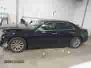 2013 Chrysler 300 C z VIN 2C3CCAET9DH580805, wystawiony jako IAAI lot #43441871 z przebiegiem 176 185 mil mil oraz . Historia ofert i sprzedaży dostępna na DreamBid. Obrazek 15.