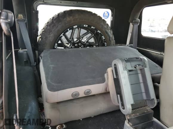 2008 Jeep Wrangler X с VIN 1J4FA24118L627350, выставлен на аукционе Copart как лот 82374345 с пробегом 217 748 миль миль и Списание • Salvage title. История ставок и продаж доступна на DreamBid. Изображение 10.