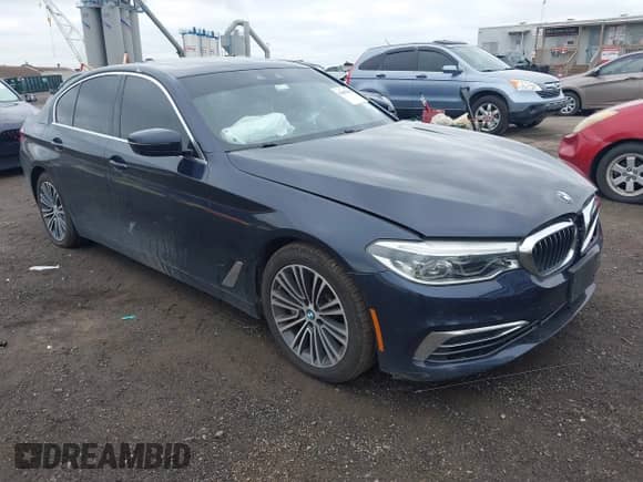 2019 BMW 5 Series 540i xDrive с VIN WBAJE7C59KWW18677, выставлен на аукционе IAAI как лот 42883945 с пробегом 60 726 миль миль и . История ставок и продаж доступна на DreamBid. Изображение 1.