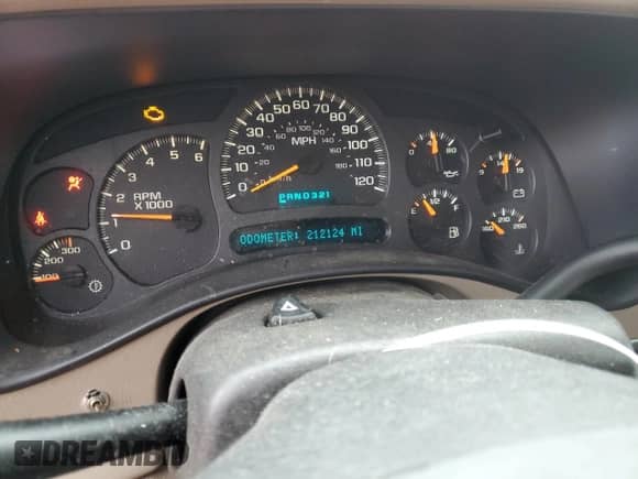 2004 Chevrolet Silverado 2500HD LS z VIN 1GCHC23UX4F177856, wystawiony jako Copart lot #86427634 z przebiegiem 212 124 mil mil oraz Czysty tytuł • Clean title. Historia ofert i sprzedaży dostępna na DreamBid. Obrazek 9.