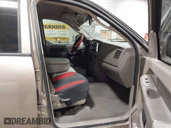 2008 Dodge 1500 SLT z VIN 1D7HA18298J219126, wystawiony jako IAAI lot #43522682 z przebiegiem 189 923 mil mil oraz . Historia ofert i sprzedaży dostępna na DreamBid. Obrazek 5.