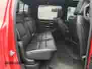 2020 Ram 1500 Laramie z VIN 1C6SRFRT5LN180704, wystawiony jako Copart lot #60911075 z przebiegiem 58 071 mil mil oraz Szkoda całkowita • Salvage title. Historia ofert i sprzedaży dostępna na DreamBid. Obrazek 10.